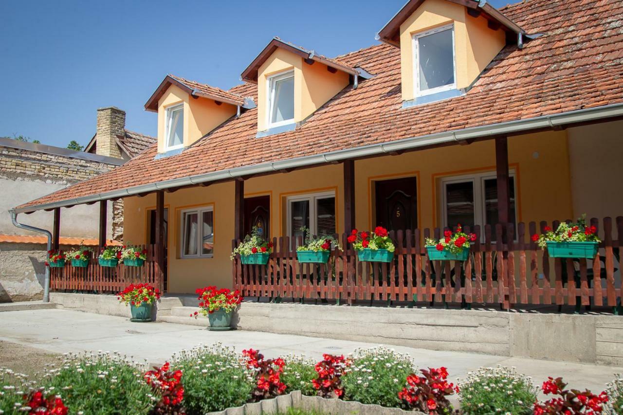 Casa Simon 2 Apartment Subotica Exterior photo
