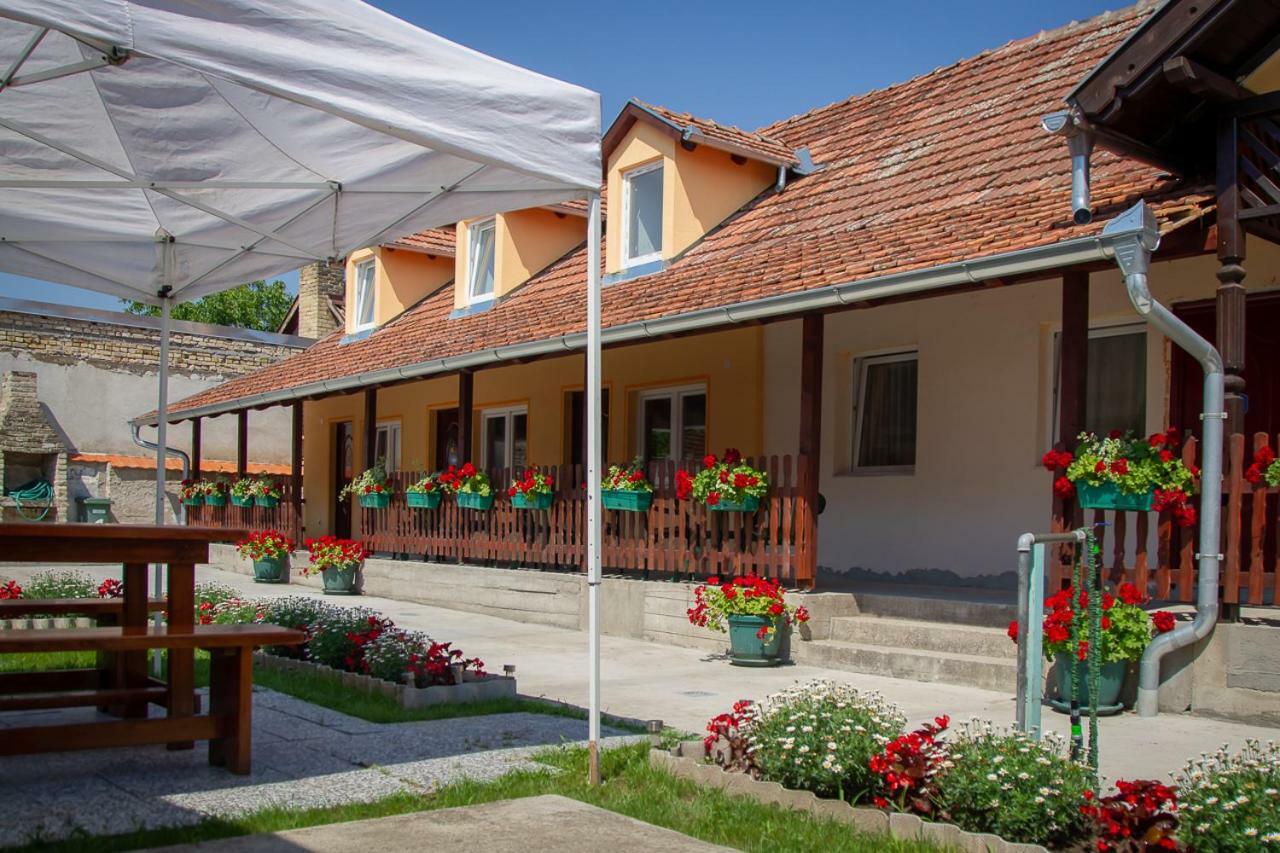 Casa Simon 2 Apartment Subotica Exterior photo